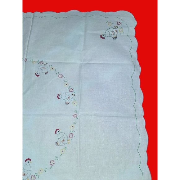Chicken Embroidered Cotton Tablecloth With Scalloped Edges And Floral Motifs 32x - Picture 3 of 12